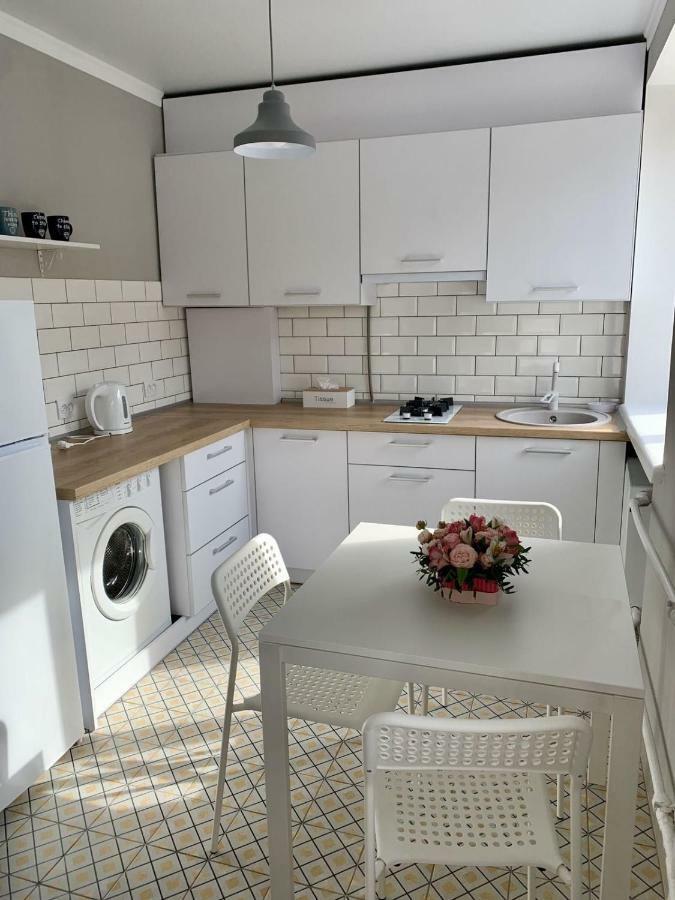 Sisters Apartment Ukr Чернигов Экстерьер фото